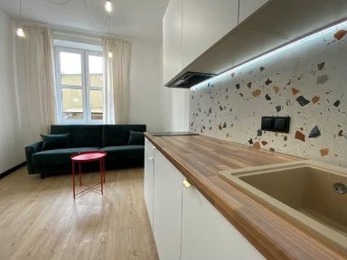 Strusia 11, Komfortowa kawalerka w centrum Łazarza !Bez prowizji