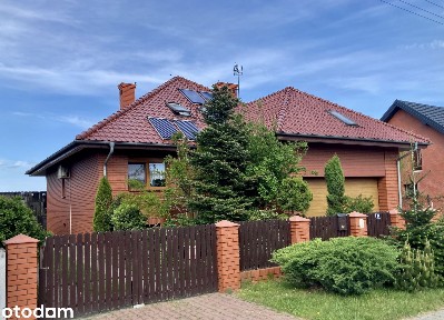 Dom wolnostojący z garażem na dwa auta, piwnica, klimatyzacja, pompa
