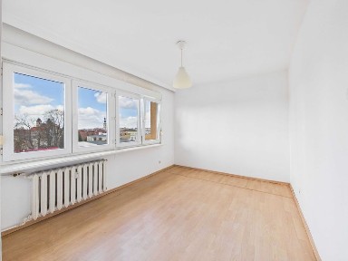 Na sprzedaż 3 pokojowe mieszkanie, balkon piwnica w centrum Leszna