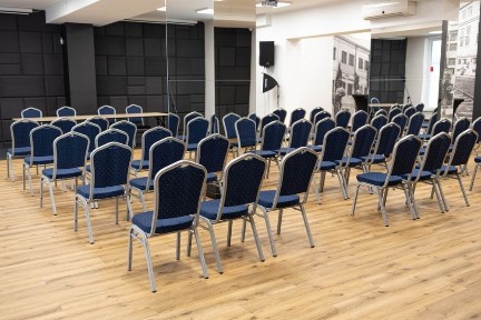 Sala konferencyjna, eventowa na wynajem. Radom centrum 130 osób Konferencje Szkolenia Streaming. Parter Parking Nagłośnienie Rzutnik, Blisko Dworca