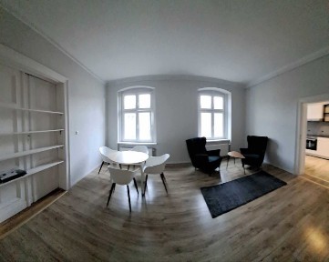 4 niezależne pokoje z komfortowym salonem w CENTRUM