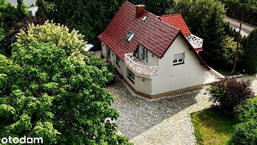Wolnostojący dom z garażem i klimatyzacją