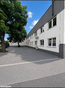 Lokal usługowy na parterze lub piętrze z parkingiem