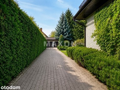 Wolnostojący dom w Łomiankach 300 m2