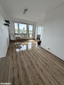 Piękna kawalerka z dużym balkonem i widokiem na Las
