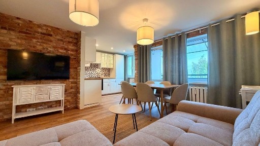 Komfortowe 3 pok. w dobrej lokalizacji/po generalnym remoncie/ Wszystko w cenie!