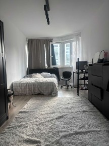 Duże (80 m2) - Trzy oddzielne pokoje - Balkon - Basen - Siłownia - Metro Rondo Daszyńskiego