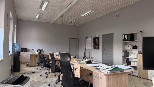 Lokal pod biuro, usługi lub produkcję | Parking