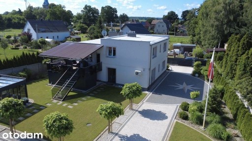 Wyjątkowa posiadłość z pięknym ogrodem i stawem