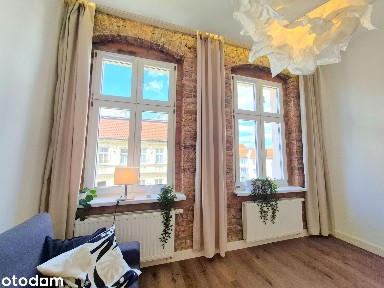 -PIĘKNA KAMIENICA-! -PO REMONCIE-WYS.STANDARD-CZYNSZ 227 ZŁ-WYSOKOŚĆ 3m