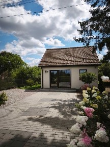 Unikalny dom po generalnym remoncie z ogrzewanym budynkiem gospodarczym (idealne pod biuro/gabinet) - Stawiska/Mogilno ul. Wybudowanie