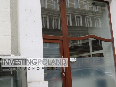 Lokal usługowo-handlowy w centrum miasta, parter,witryna.