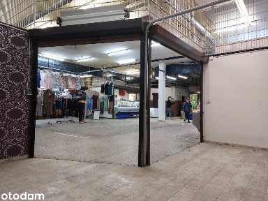 Boks handlowy na wynajem w centrum Miechowic.