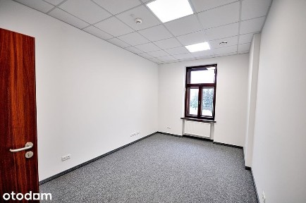 Nowy Sącz - lok. o pow. ok. 72,20 m2 na wynajem w budynku dworca PKP
