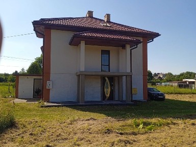 Dom rodzinny wolnostojący, stan deweloperski zamknięty, m2 240+