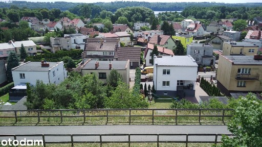 REZERWACJA. Komfortowy dom z garażem, gabinetem, urządzony ogród.