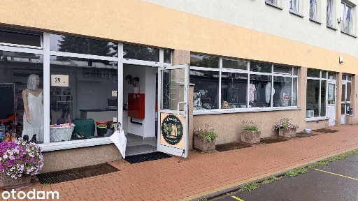 Lokal na wynajem 61,80 metrów parter plus piwnica 56,82 metry.