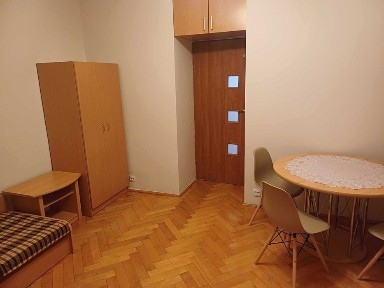 Mieszkanie 2-pok. bezpośrednio dla max. 3 studentek/ów przy UAM.