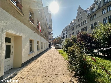 Lokal z witrynami | wakacje czynszowe | prestiżowa ruchliwa ulica