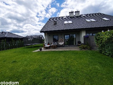 Przestronna połowa bliźniaka 132 m2 z ogrodem - Książenice