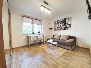 Top lokalizacja, ul. Legnicka 57 (CH Magnolia). od 1. 10