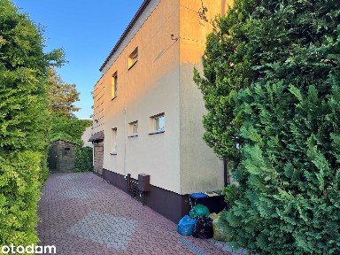 Dom wolnostojący bezpośrednio od właściciela - asfalt, park.
