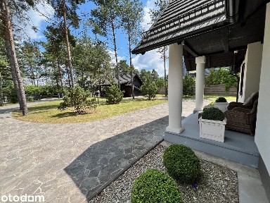 Posiadłość na Kaszubach we Wdzydzach nad jeziorem Wdzydze.