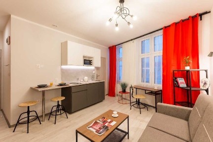 Przestronna kawalerka w samym centrum Poznania, w wyremontowanej kamienicy przy ul. Taczaka 14, 2000 zł, 25m2