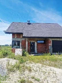 Dom wolnostojący w Strzegomiu z dużą działką.