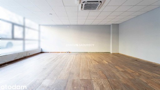 Lokal 135m2 front parter Kurdwanów