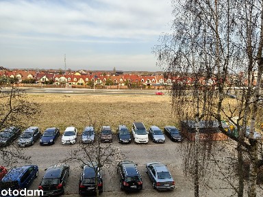 Wynajem 4-pokojowego mieszkania z balkonem