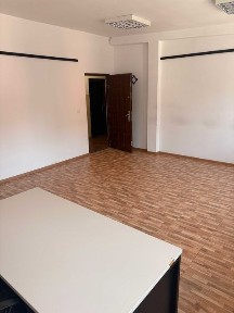 Powierzchnia lokalu 29m2 cena brutto 1.350-zł