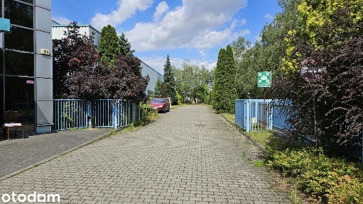 Firma sprzeda budynek produkcyjny.