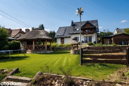 Dom wolnostojący z garażem, stawem I altaną w Siemiatyczach