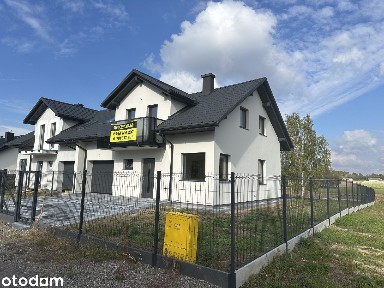 Dom w pięknej okolicy z mediami 649 tyś.