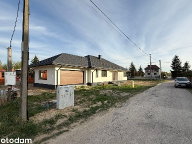 Dom wolnostojący na wsi z garażem i klimatyzacją