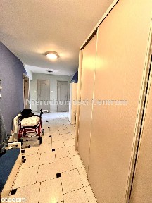 TRZYPOKOJOWY APARTAMENT Z DUZYM BALKONEM NA PODZAMCZU