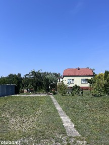 Dom z potencjałem i dużą działką budowlaną 2492m2