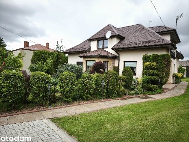 Luksusowa posiadłość z unikalnym ogrodem i działką aż do lasu.