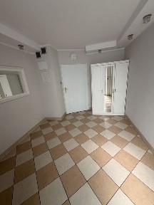 Atrakcyjny lokal 20m2 przy Galerii Bialej do wynajecia wejscie od ulicy