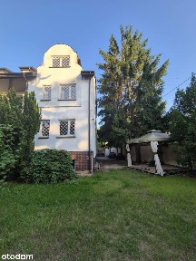 Skrajny segment 240 m² na Sadybie | 10 pokoi | duży, prywatny ogród