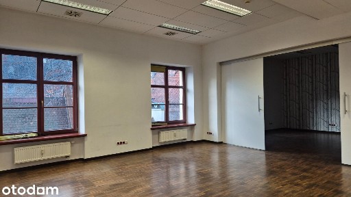 Duży lokal w Rynku, Winda, piękna kamienica