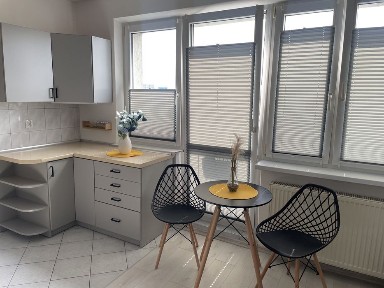 2 pokoje | 31 m² | Metro Imielin 7 min | po remoncie