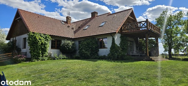 Dom ze stajnią