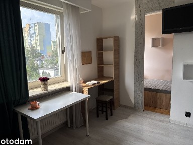 Stylowa, gotowa do wprowadzenia kawalerka z wyodrębnioną sypialnią