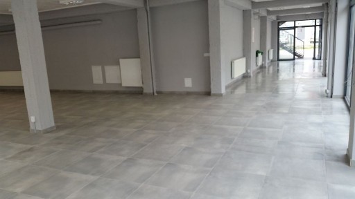 Wynajmę lokal handlowy ok. 200m2 dobra lokalizacja duży parking