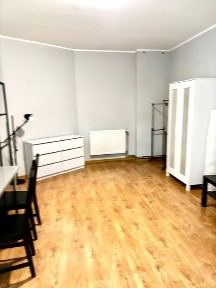 Duża kawalerka z osobną kuchnią blisko Avenidy