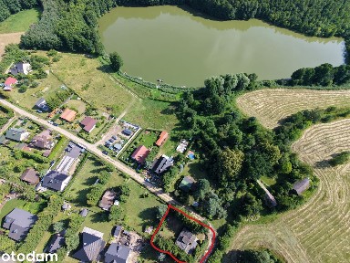 Wolnostojący dom z użytkowym poddaszem, piwnicą i miejscem garażowym