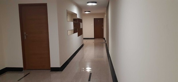 2 pokoje z oddzielną kuchnią, b. tanie-Nałkowska 2a- super lokalizacja z miejsc. park. naziemnym, teren ogrodzony