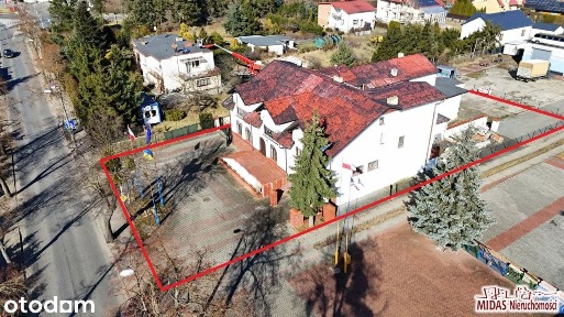 Duży budynek pod mieszkania lub biura